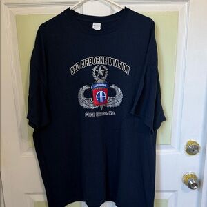 Gildan Men's Black 82D Airborne Division Tee
